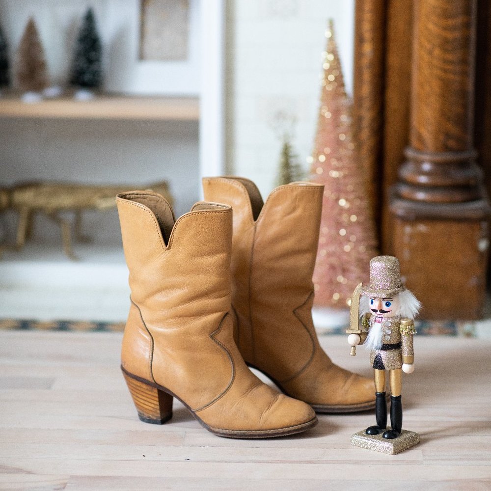 Vintage camel  leather boots